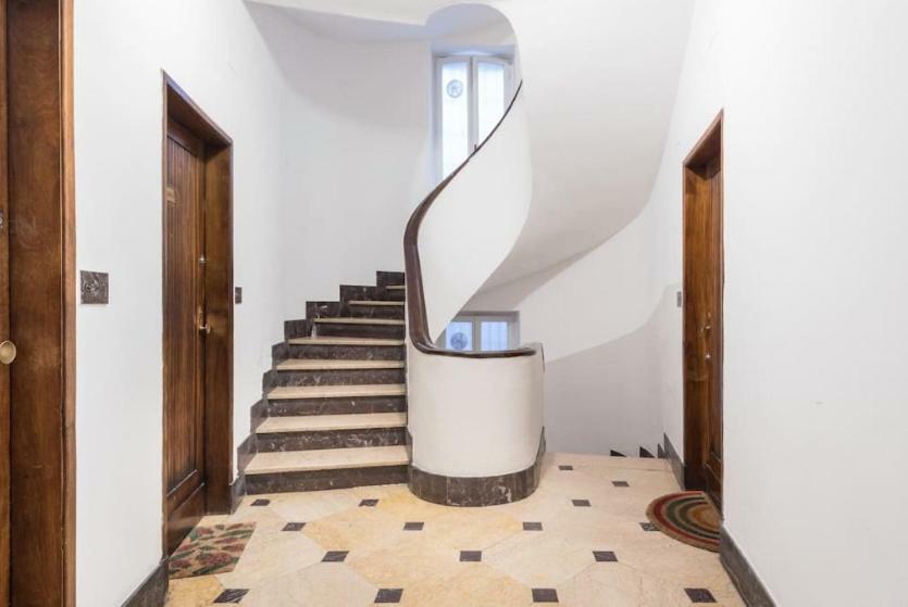 5 Borgo San Jacopo * Florence