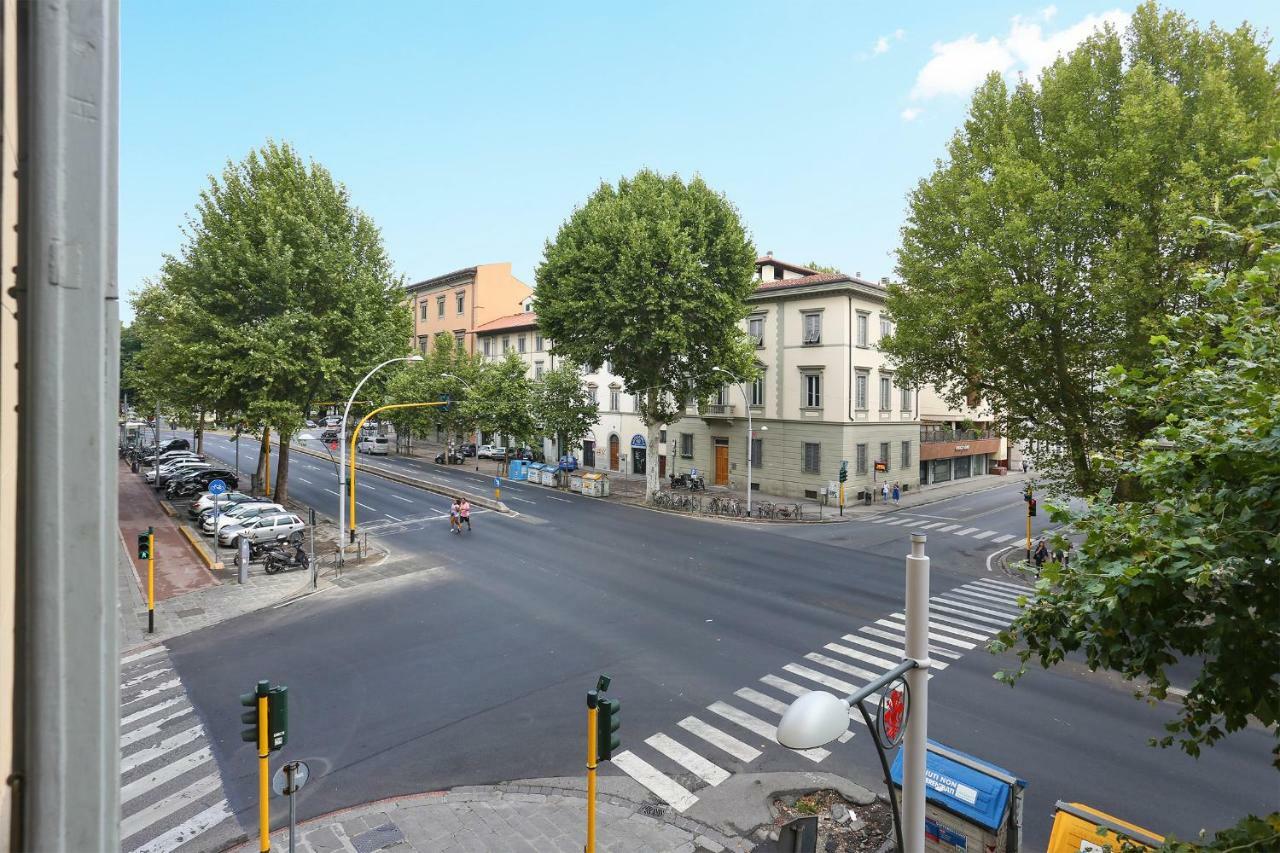 La Marmora 3 Bedroom Near Galleria Dell'accademia Apartment