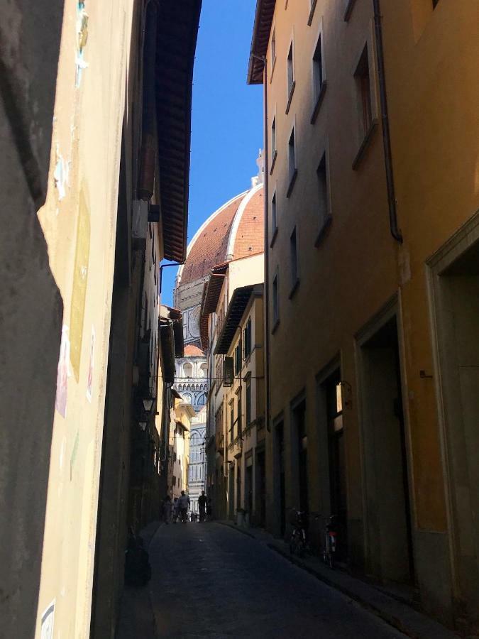 La Musa Di Via Dante *