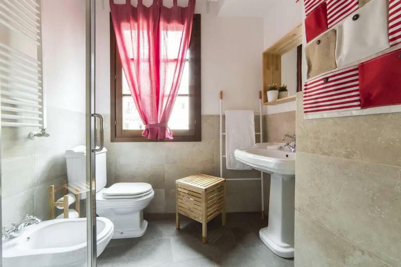 Step To Duomo And The Sights From Refurbished Apartment Florence