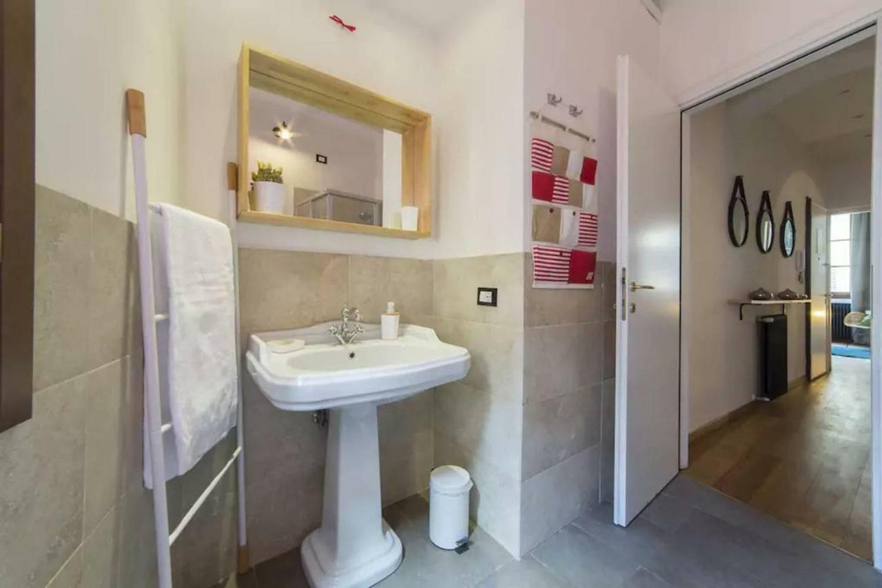 Step To Duomo And The Sights From Refurbished Apartment Florence
