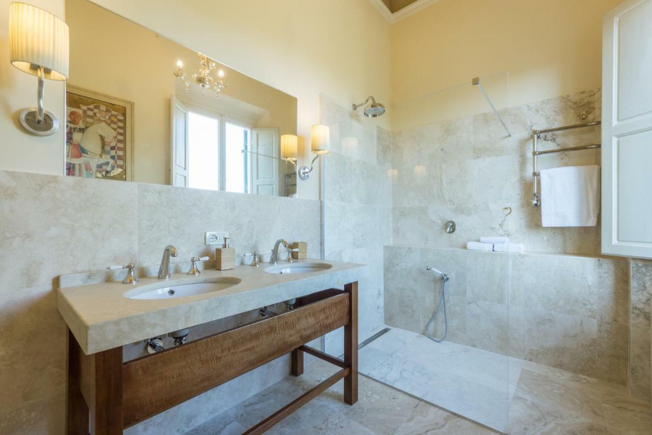 3bdrm Luxury In Tuscan Villa,private Estate, Shared Swimmingpool *