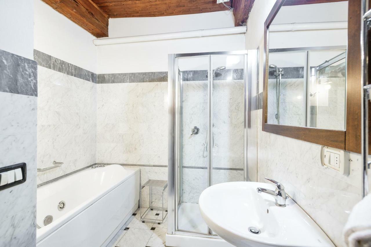 San Lorenzo Wooden Loft Apartment Florence