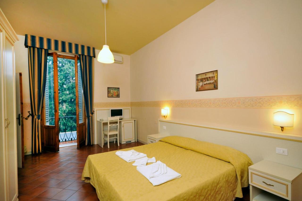 Marine Hotel