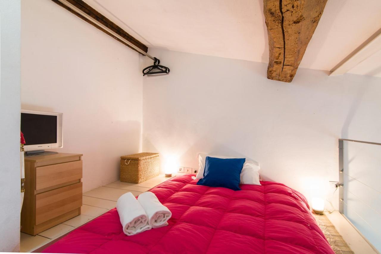 Della Scala Modern Apartment Florence