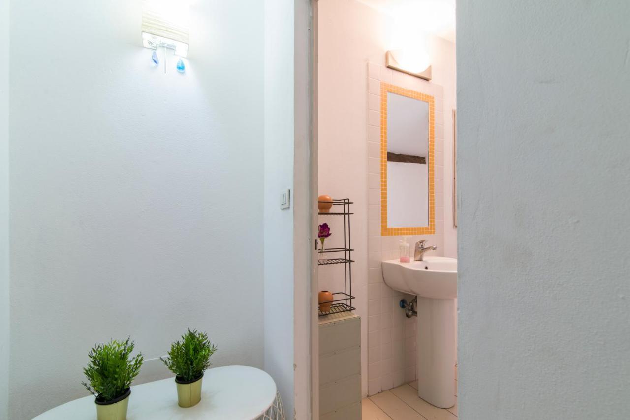 Della Scala Modern Apartment Florence