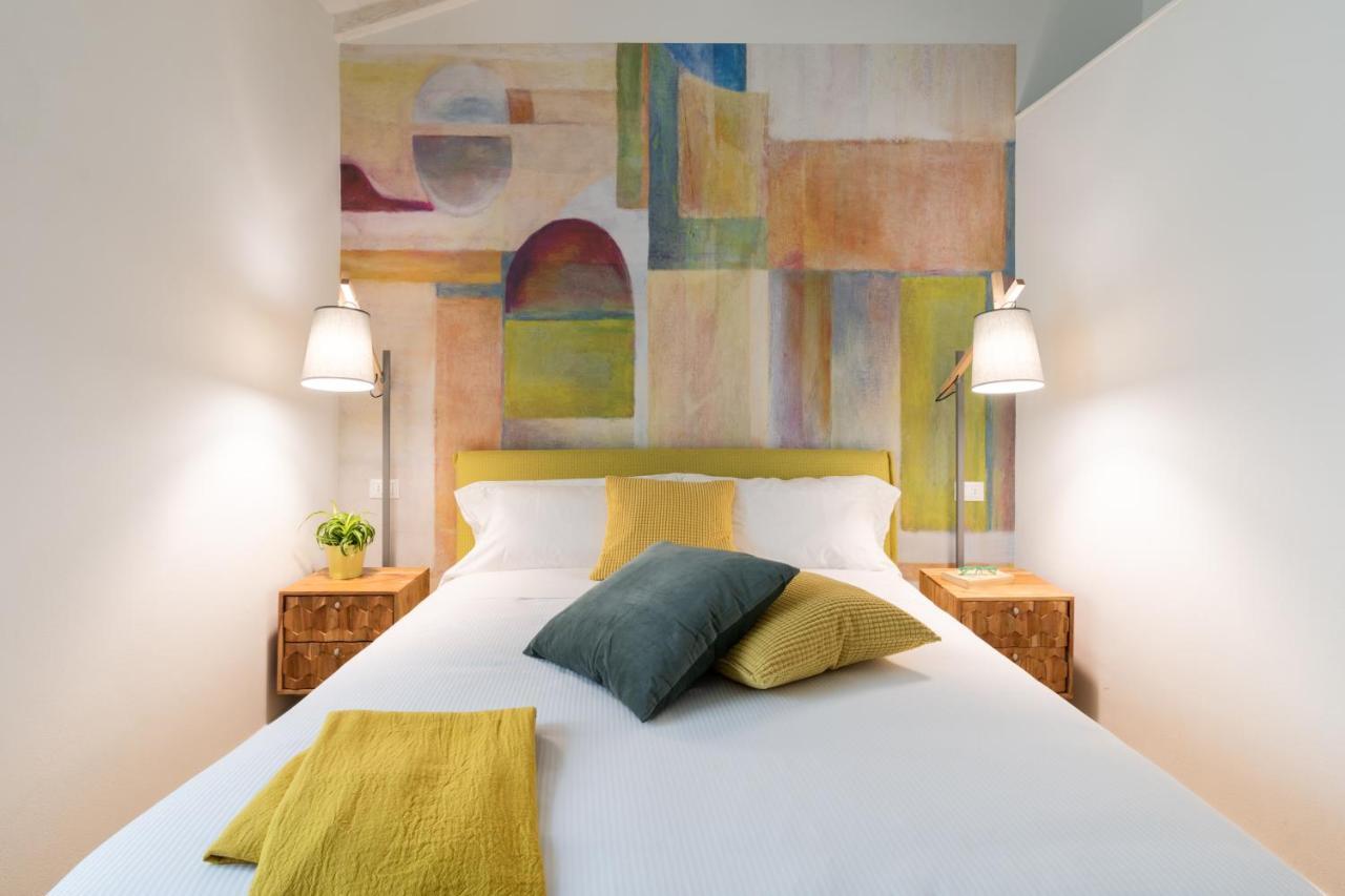 Living Walls Apartment *