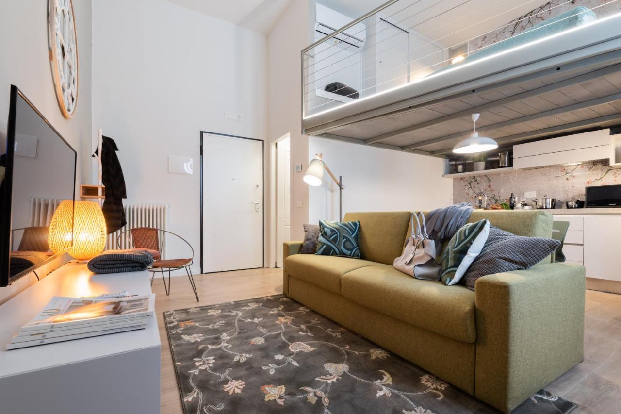Living Walls Apartment