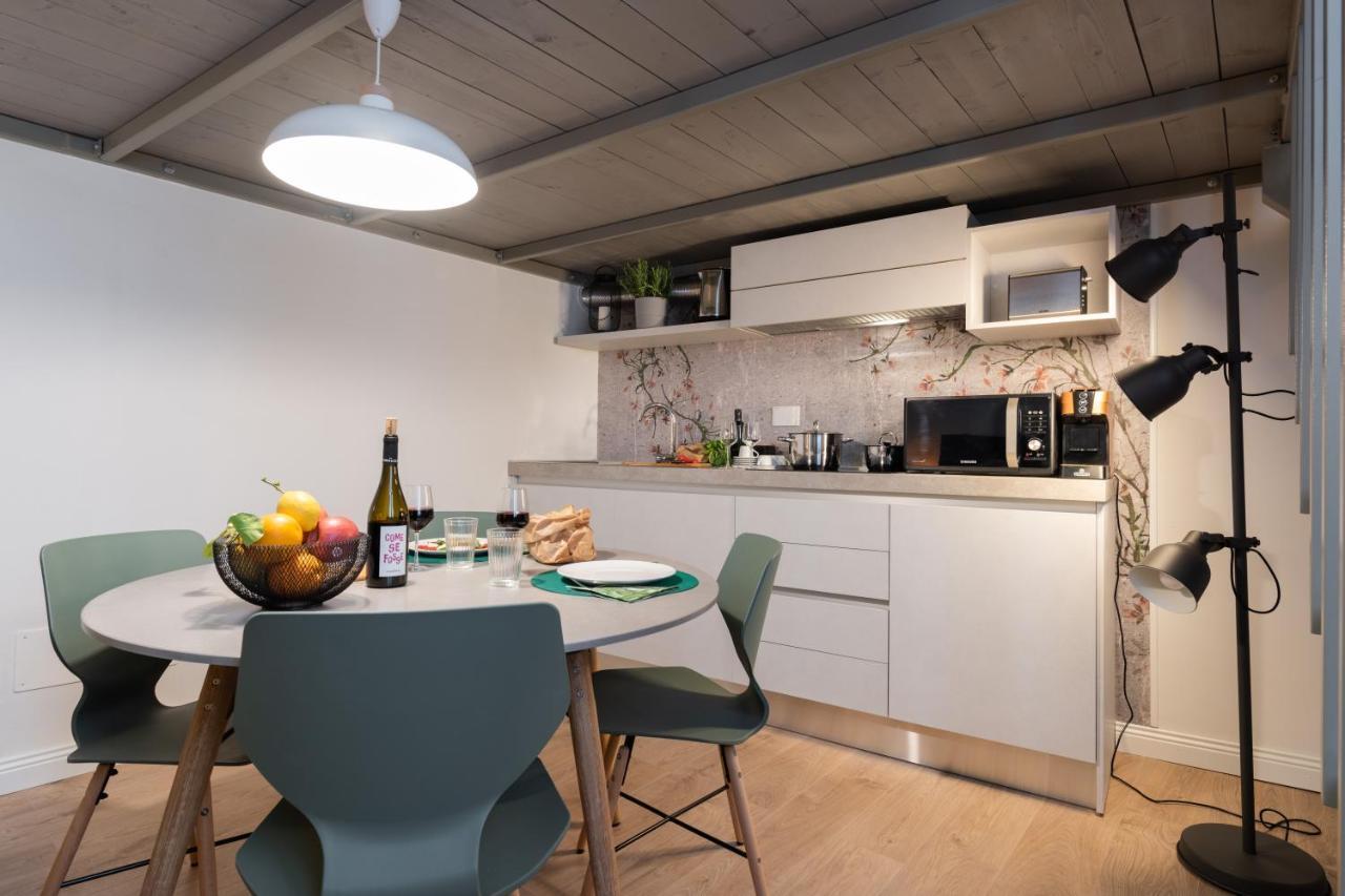 Living Walls Apartment