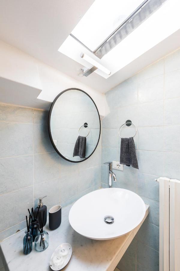 Historic Center Renovated Apartment- Amazing Location-by Likehomeflorence Appartamento Firenze