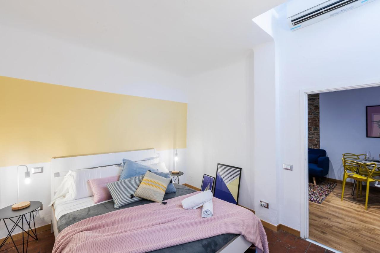 Historic Center Renovated Apartment- Amazing Location-by Likehomeflorence Firenze