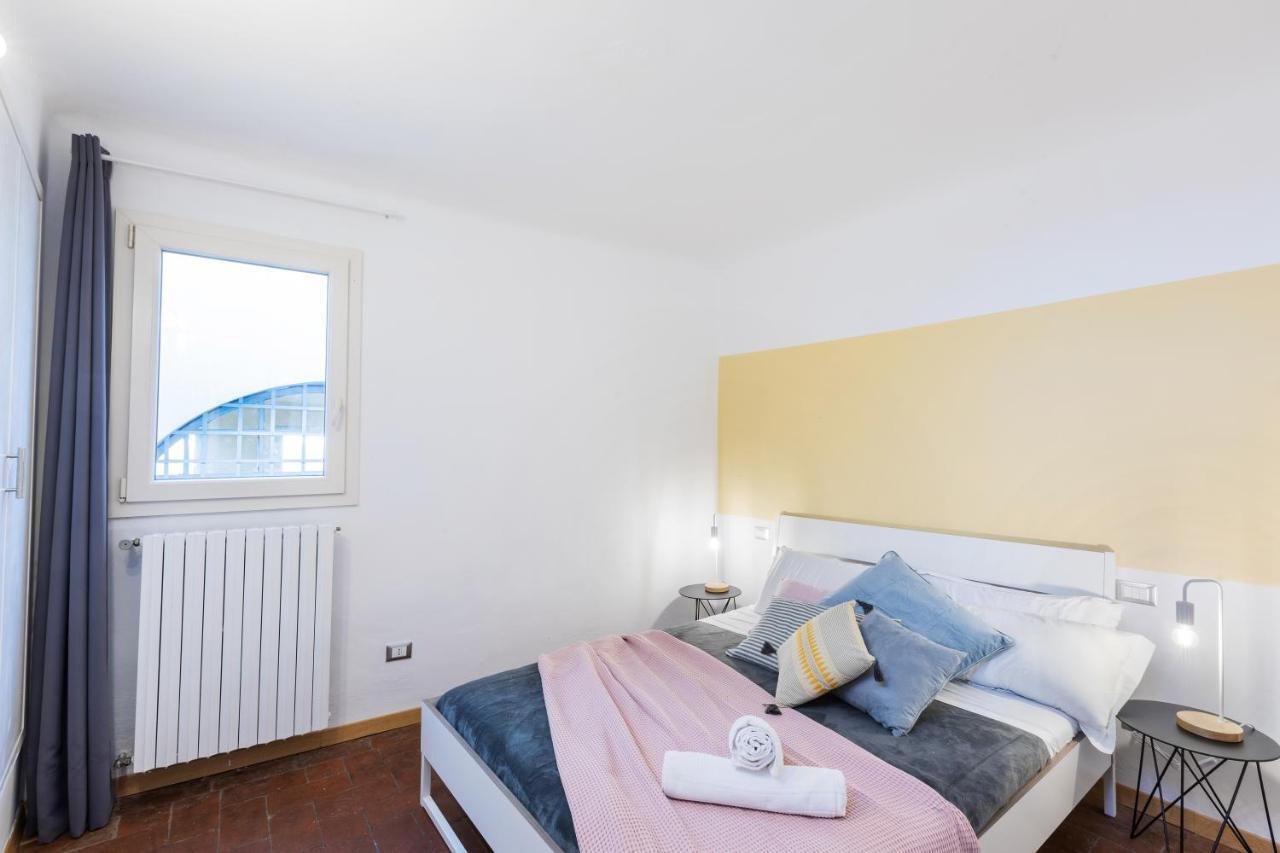 Historic Center Renovated Apartment- Amazing Location-by Likehomeflorence Firenze