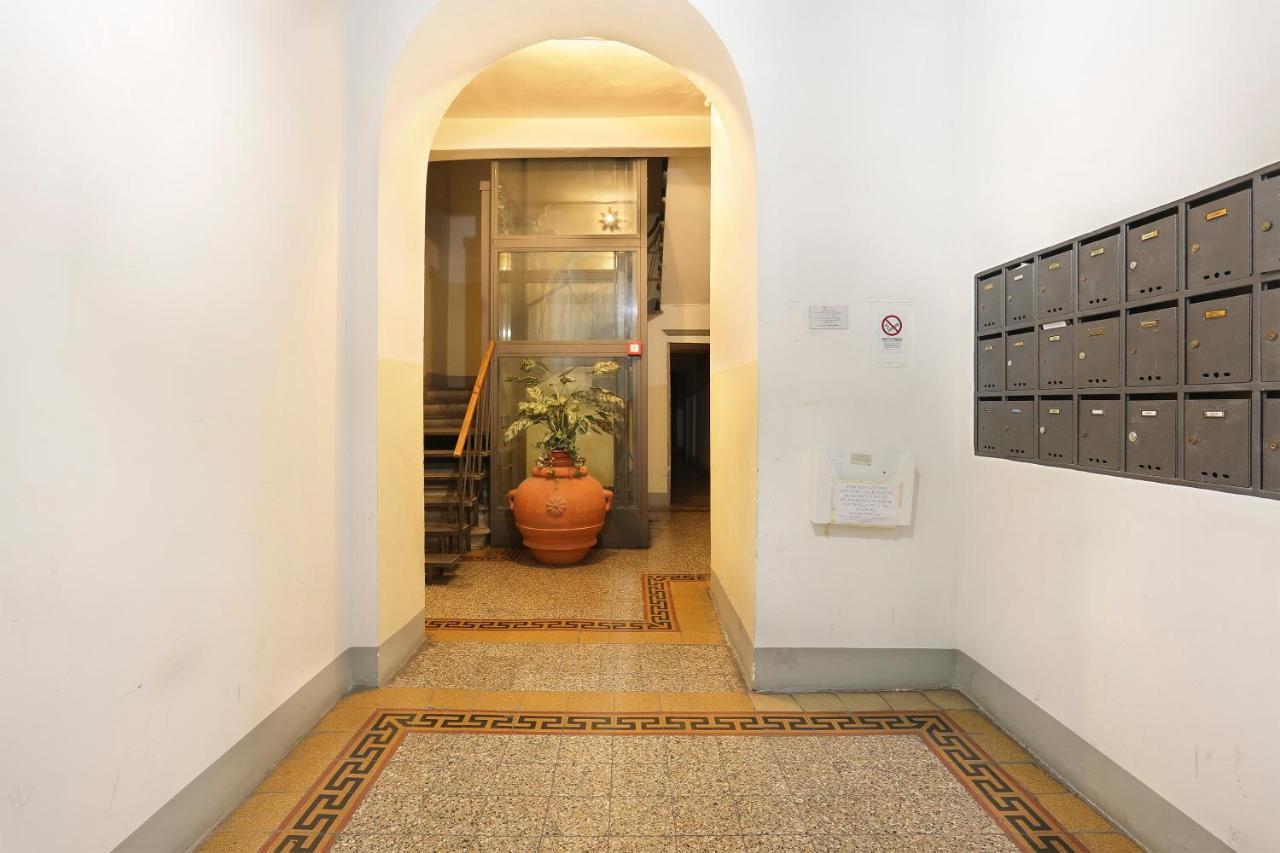 Across The River Apartment Florence