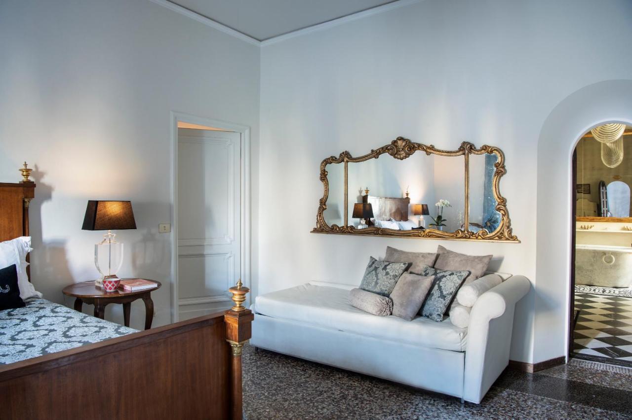 Apartment Contemporary *