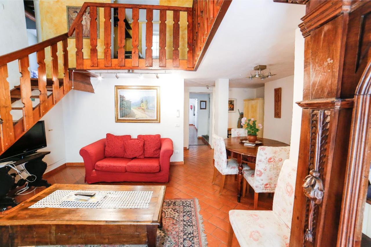 Traditional Close To The Duomo - Private Yard! Apartment Florence