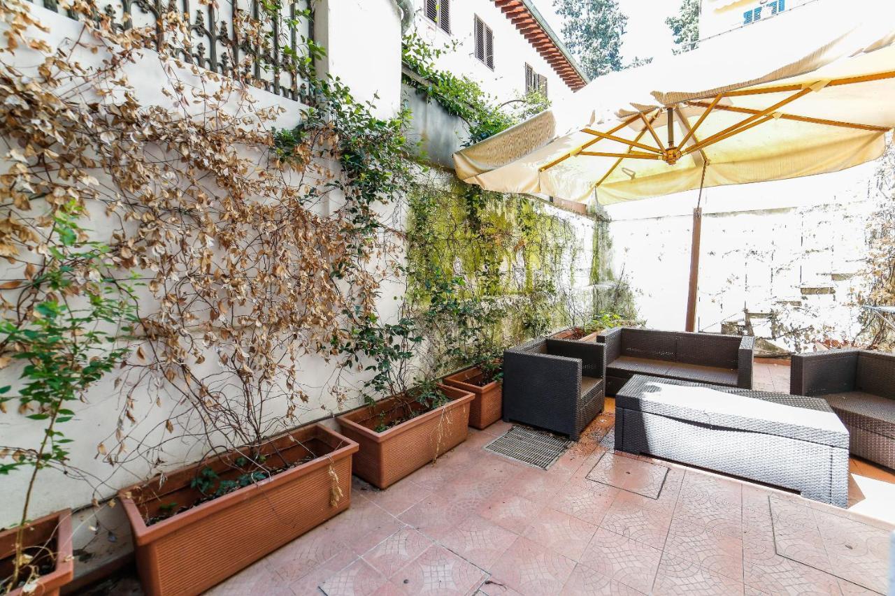Traditional Close To The Duomo - Private Yard! *