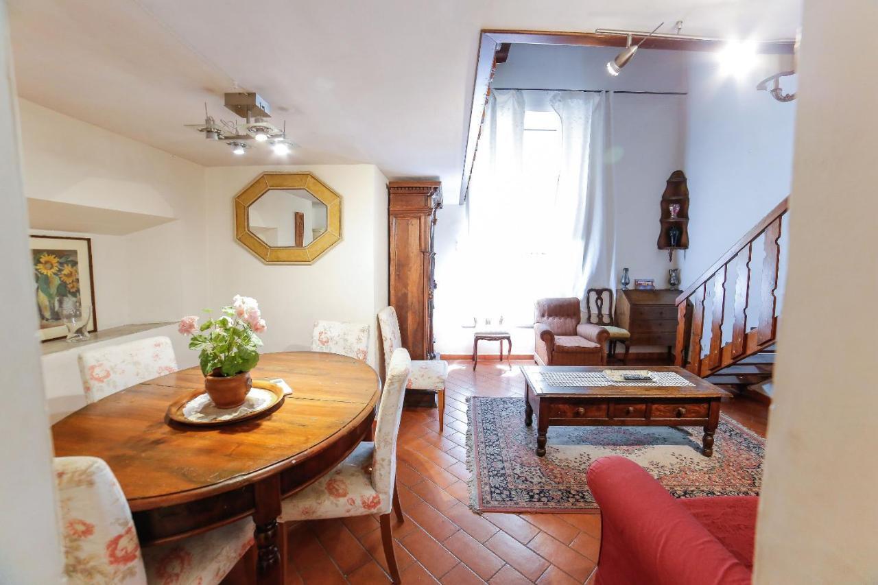 Traditional Close To The Duomo - Private Yard! Apartment *