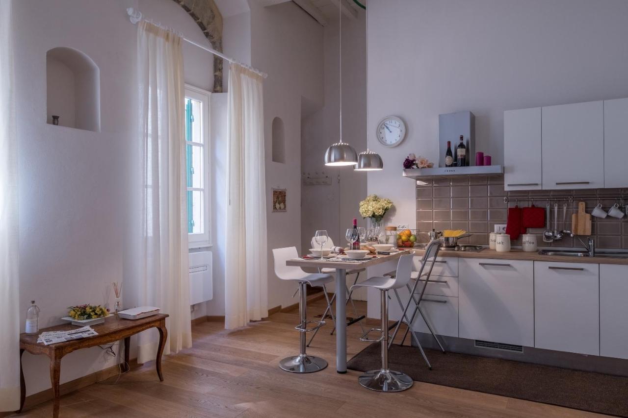 Parione Apartment *