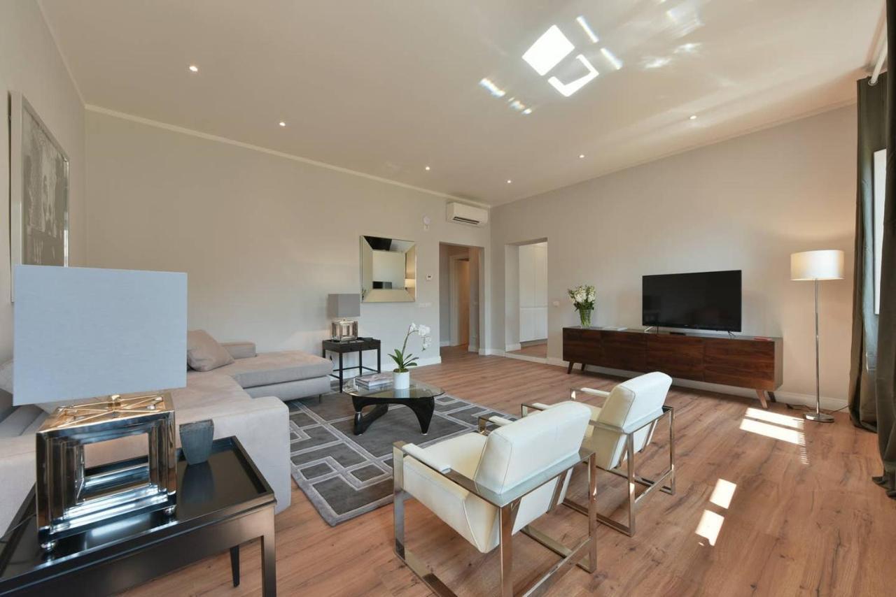 Santa Croce Terrace Deluxe Apartment