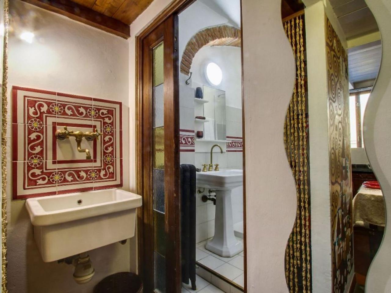 Two Bedrooms Near The Duomo Apartment *