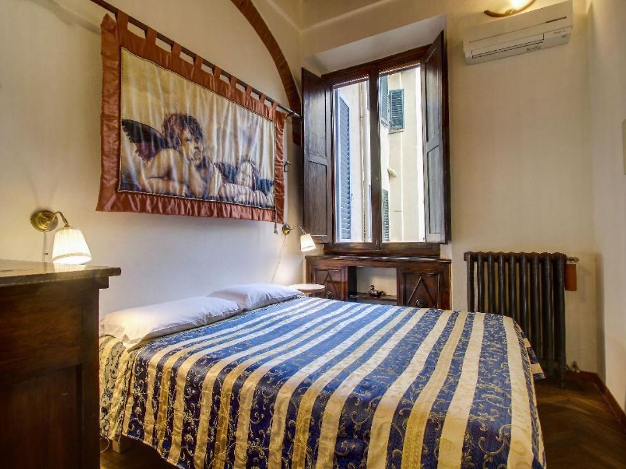 Two Bedrooms Near The Duomo *