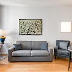 Piazza Santa Croce Design Apartment with Balcony