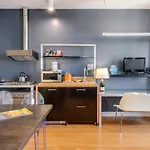 Piazza Santa Croce Design Apartment with Balcony