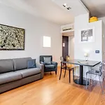 Piazza Santa Croce Design Apartment with Balcony