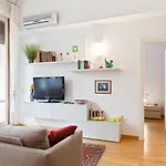 Piazza Oberdan Patio Apartment