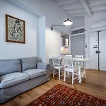 Jcl First Apt In The Hearth Of Florence