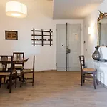 Vecchia Firenze Apartment, Free Parking
