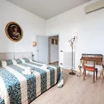 Vecchia Firenze Apartment, Free Parking