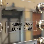 Appartamento Centro Storico Firenze, Luna House