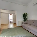 Mamo Florence - Erika & Keira Apartments