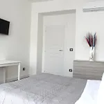 Art Apartment Stazione B