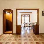 Near Airport 6 Guests - Big Elegant Apartment
