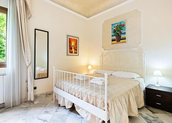 Pergola Theater Apartment