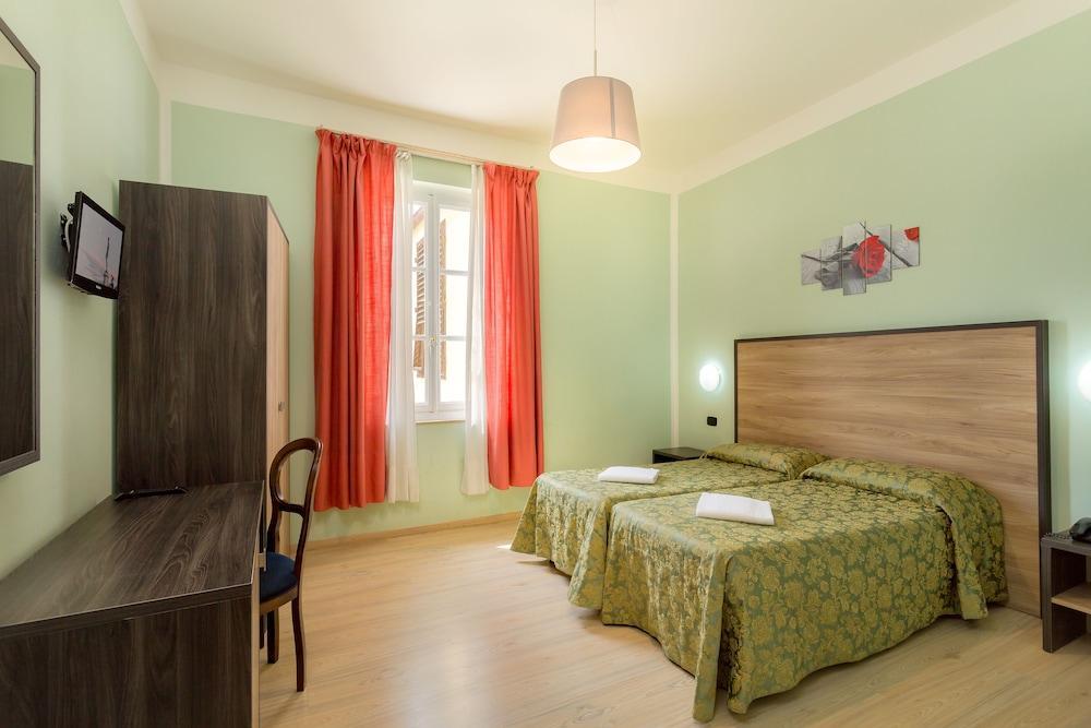 Flom Boutique Hotel 4*