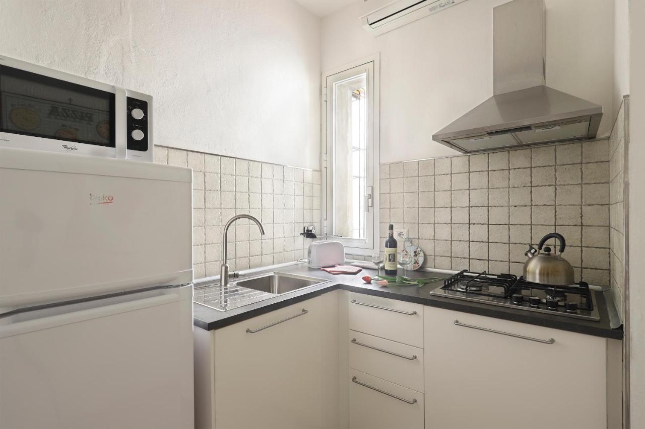 Apartment At 4 For
