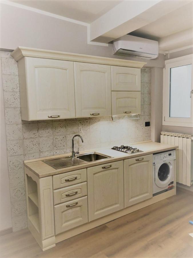 Valia Pitti 1 * Firenze