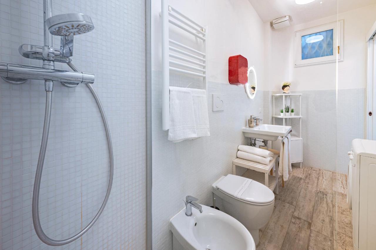 Via Avelli, 4 - Charming - Delightful And Bright 3rd-floor Without Elevator, Overlooking One Of Florence's Beautiful Squares, Exceptionally Located For Exploring The Appartamento *