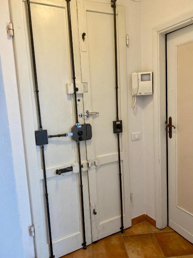 Nice & Roomy Behind The Uffizi Museum Apartment