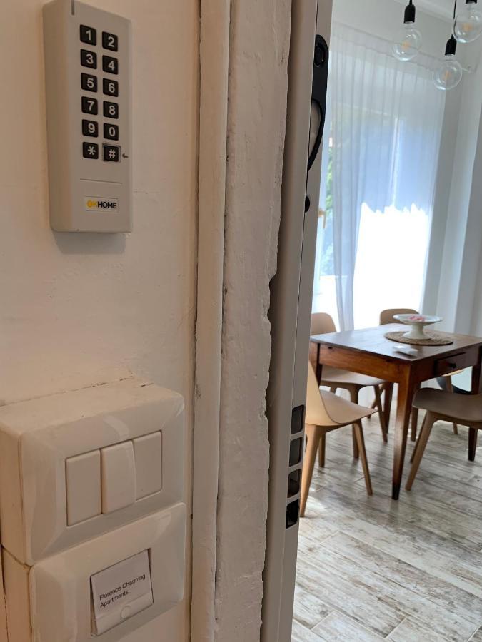Via Avelli, 4 - Charming - Delightful And Bright 3rd-floor Without Elevator, Overlooking One Of Florence's Beautiful Squares, Exceptionally Located For Exploring The Firenze