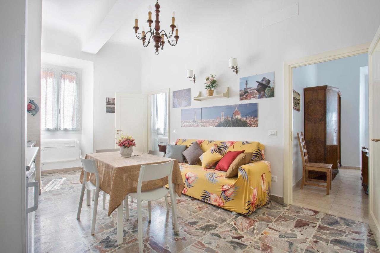 Le Grazie In Superb Location Apartment