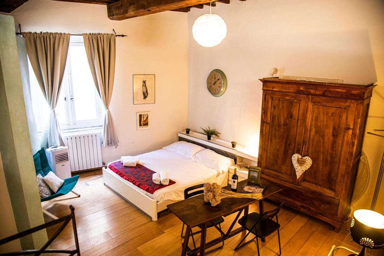 Studio In Tornabuoni Within A Renaissance Building * Florence