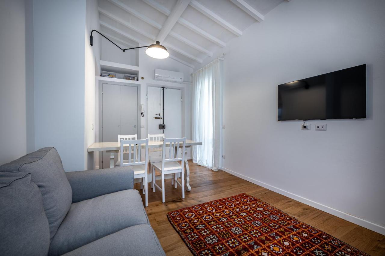 Jcl First In The Hearth Of Apartment