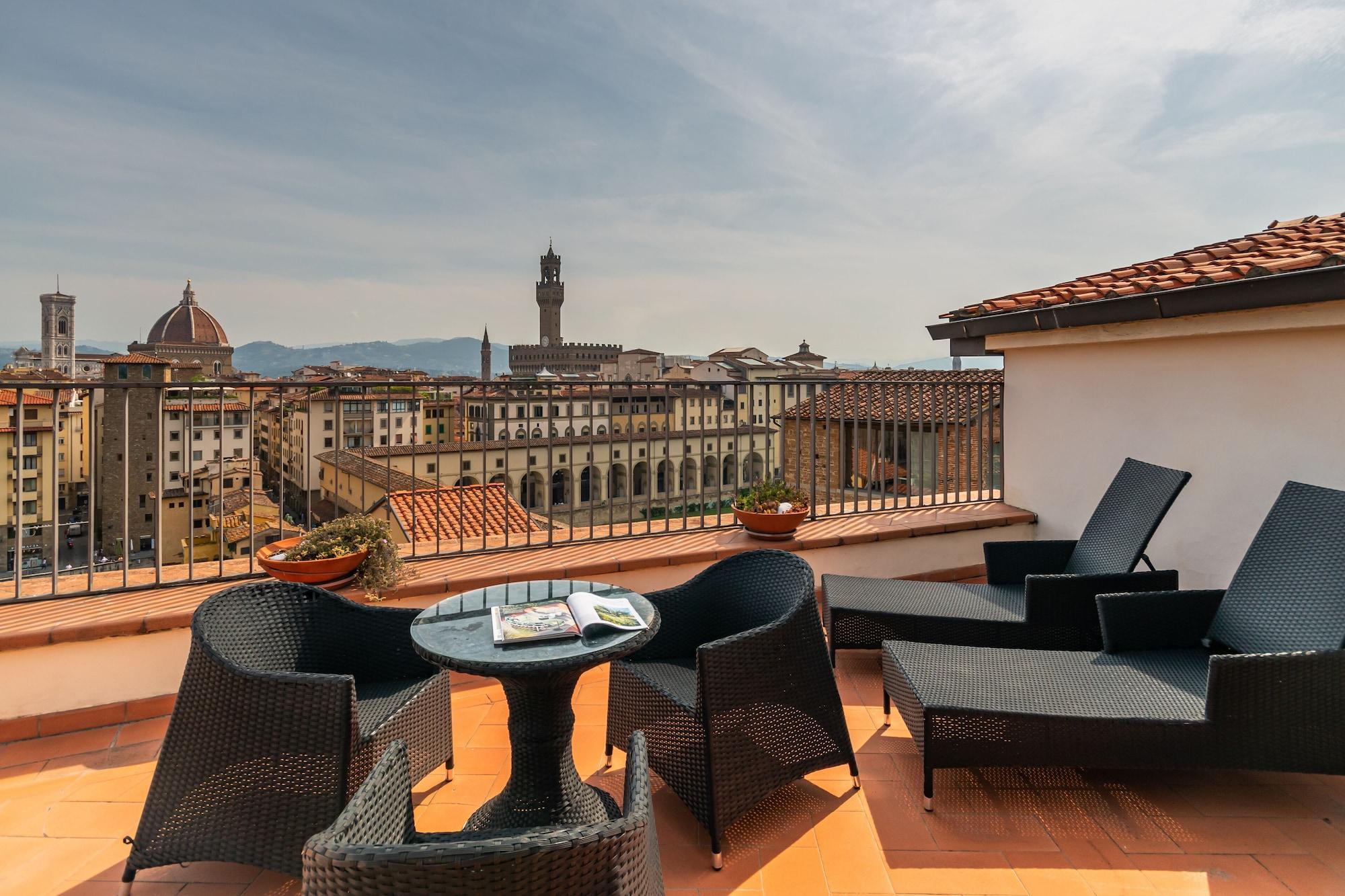 Pitti Palace Al Ponte Vecchio Hotel Florence