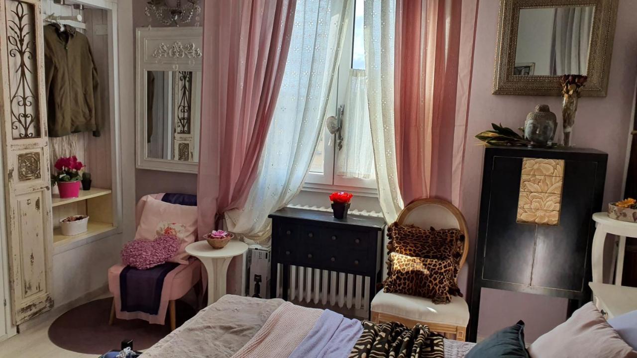 Guest house Holidays In *