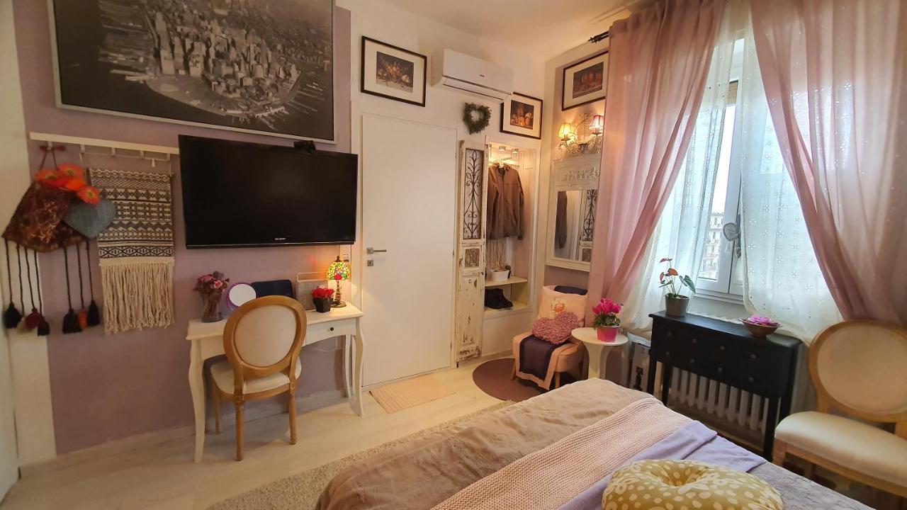 Holidays In Guest house