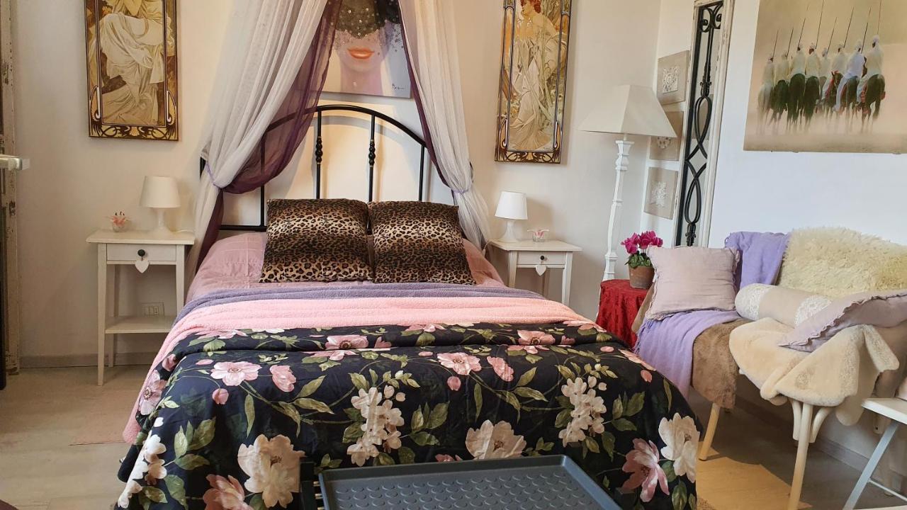 Holidays In Guest house *